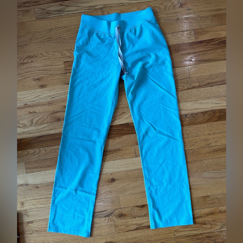 Figs XS tall Livingston scrub pants in sea glass